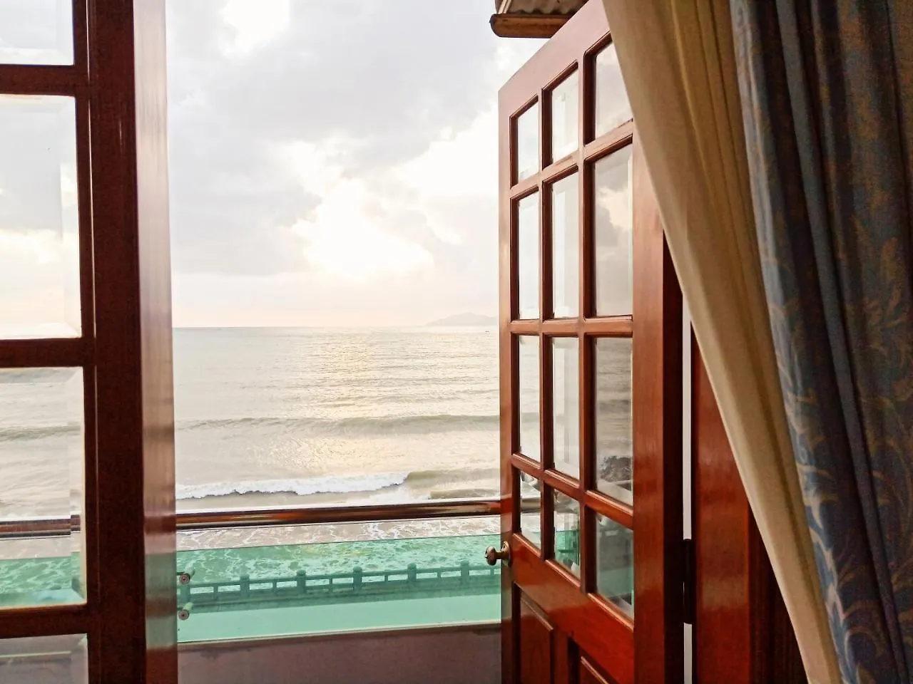 Khach San Nhu Yen Hotel Nha Trang