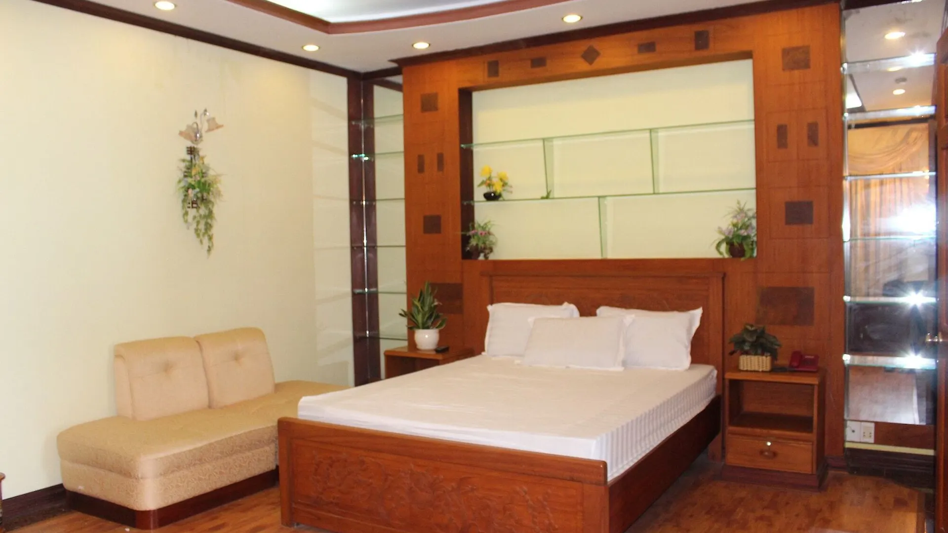 Khach San Nhu Yen Hotel Nha Trang 2*,
